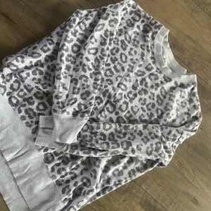 Leopard crew neck gray tones like new